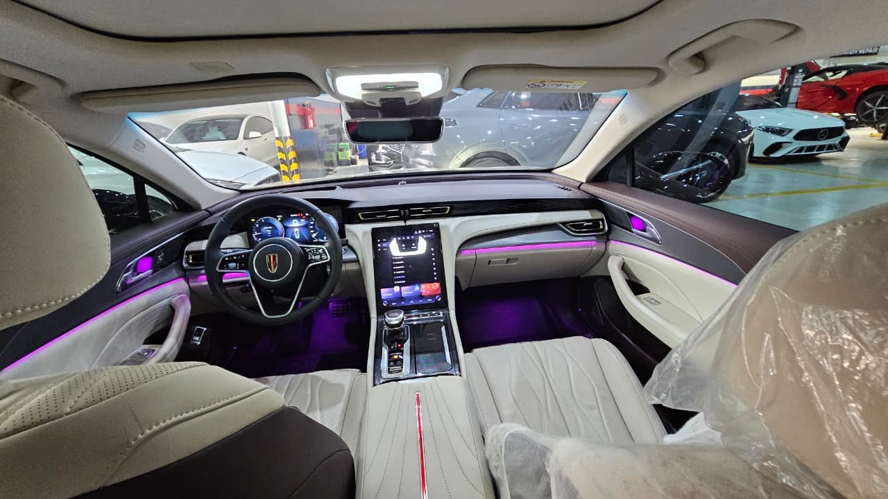 2024 Hongqi OUSADO — Sedan available for rent in Dubai - View 5