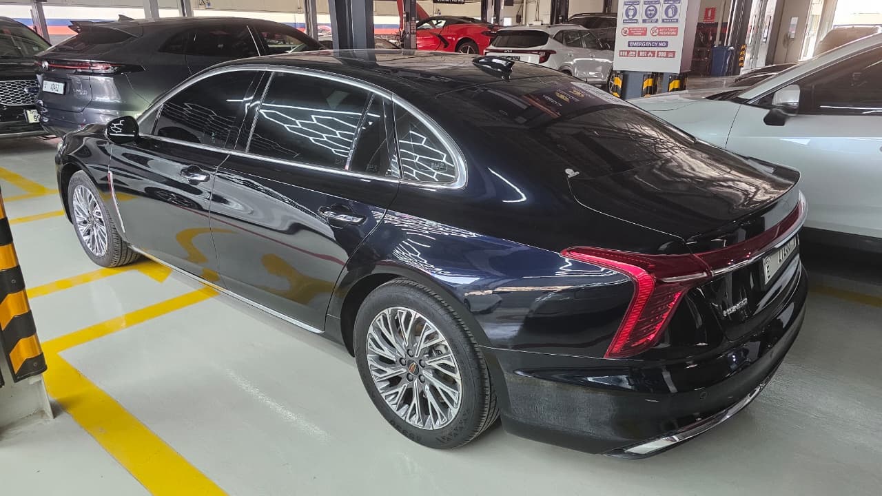 2024 Hongqi OUSADO — Sedan available for rent in Dubai - View 3