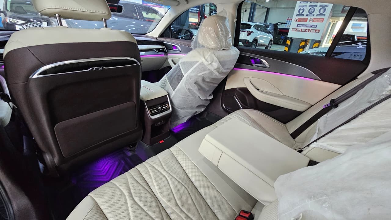 2024 Hongqi OUSADO — Sedan available for rent in Dubai - View 8