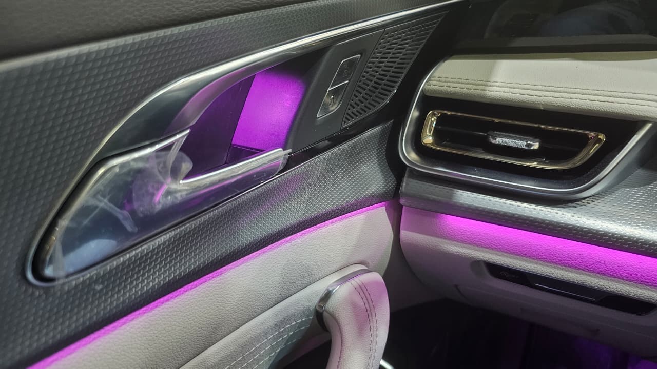 2024 Hongqi OUSADO — Sedan available for rent in Dubai - View 10