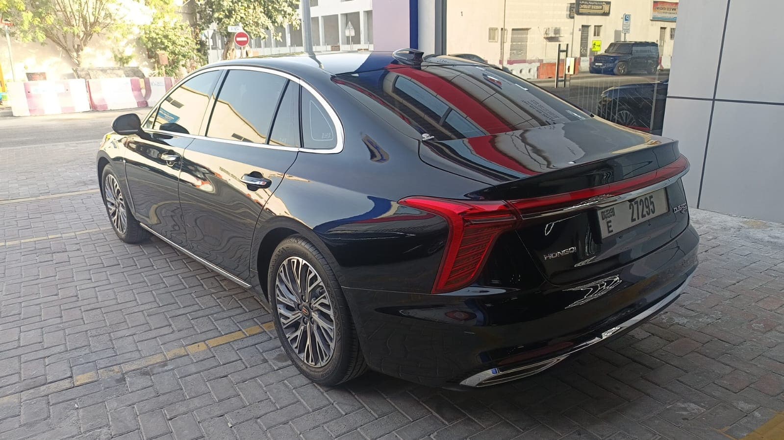 2024 Hongqi OUSADO — Sedan available for rent in Dubai - View 12