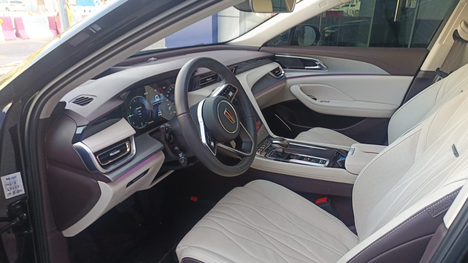 2024 Hongqi OUSADO — Sedan available for rent in Dubai - View 16